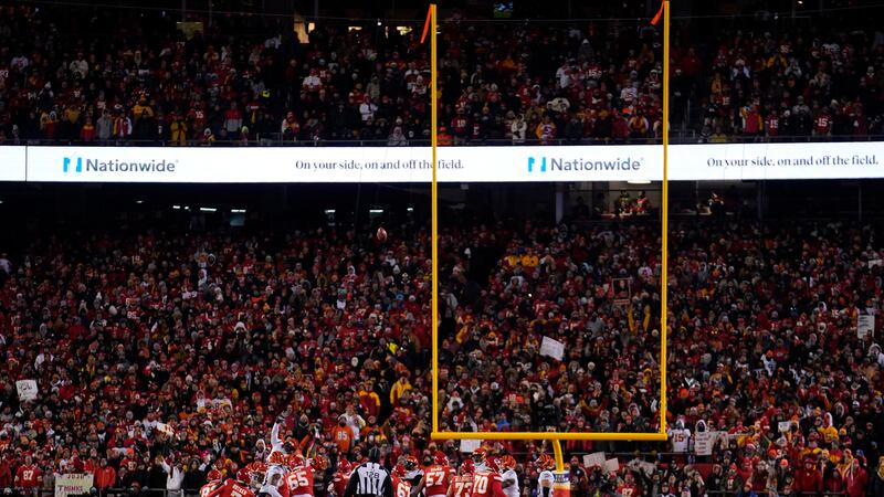 Kansas City Chiefs place kicker Harrison Butker (7) kicks a field goal against the Cincinnati...